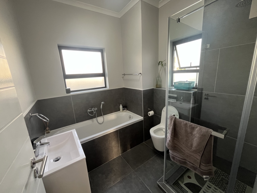 3 Bedroom Property for Sale in Sandown Western Cape